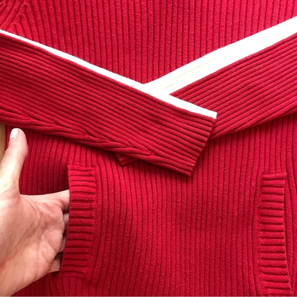 GAP | Y2K Long Sleeved Sporty Red Mock Turtle Neck Sweater w/ White Stripes - Picture 11 of 16